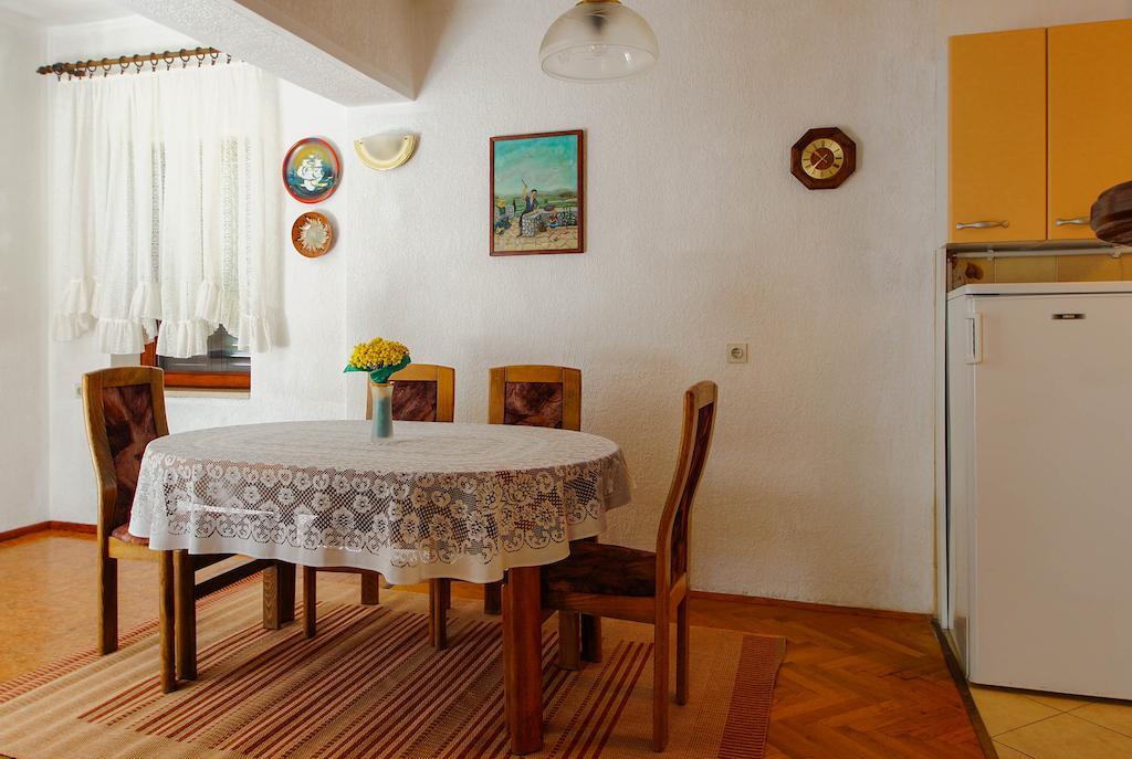 Apartments Lina Novi Vinodolski Oda fotoğraf