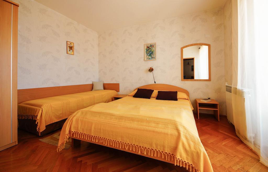 Apartments Lina Novi Vinodolski Oda fotoğraf