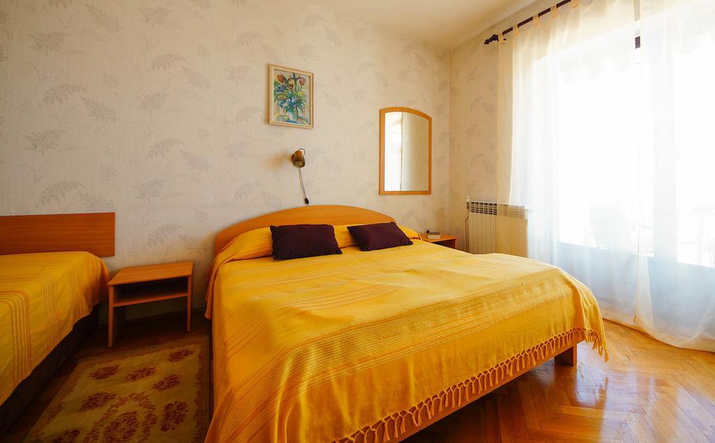 Apartments Lina Novi Vinodolski Oda fotoğraf